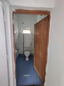 Bathroom Image of 800 Sq.ft 1 BHK Builder Floor for rent in Beliaghata Kolkata for Rs. 11000