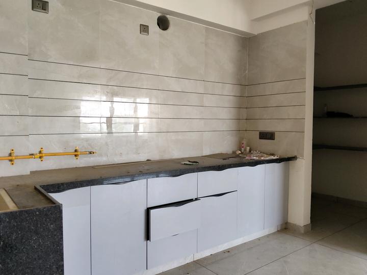 Sheladia Luxuria Main Image 1