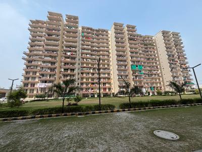 Image of 710 Sq.ft 3 BHK Apartment / Flat for sale in ROF Aalayas Phase 2, Sector 102, Gurgaon for Rs. 8500000