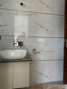 Bathroom Image of 1800 Sq.ft 3 BHK Builder Floor for rent in Anand Vihar New Delhi for Rs. 55001