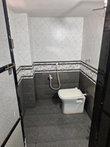Bathroom Image of 800 Sq.ft 2 BHK Independent House for rent in Shilalekh Heights, Choryasi Surat for Rs. 7000