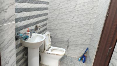 Bathroom Image of 900 Sq.ft 1 RK Builder Floor for rent in Haibowal Kalan Ludhiana for Rs. 12000