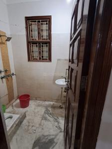Bathroom Image of 950 Sq.ft 2 BHK Apartment / Flat for rent in Palam New Delhi for Rs. 14500