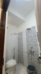 Bathroom Image of 360 Sq.ft 1 RK Apartment / Flat for rent in Shalimar Township, Scheme No 114 Indore for Rs. 11000