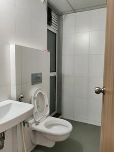 Common Bathroom Image of 485 Sq.ft 1 BHK Apartment / Flat for sale in Thane West Thane for Rs. 7700000