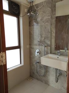 Bathroom Image of 928 Sq.ft 2 BHK Apartment / Flat for sale in The Atmosphere, Mulund West Mumbai for Rs. 18500000