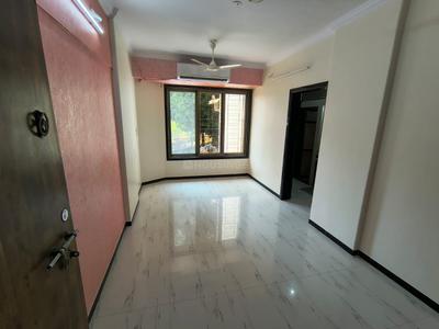 Hall Image of 700 Sq.ft 2 BHK Apartment / Flat for rent in Vile Parle West Mumbai for Rs. 55000