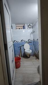 Bathroom Image of 500 Sq.ft 1 RK Builder Floor for rent in Murai Mohalla Indore for Rs. 6000