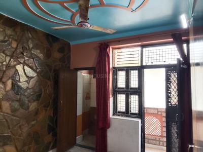 Bedroom Image of 750 Sq.ft 1 BHK Builder Floor for rent in Dwarka Mor New Delhi for Rs. 10500