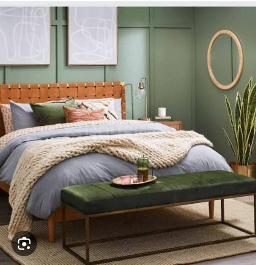 MRG Crown Main Image 1