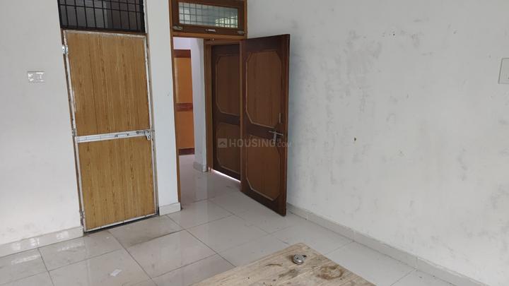 Jhusi Bedroom 1