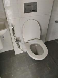 Common Bathroom Image of 700 Sq.ft 2 BHK Apartment / Flat for sale in Rustomjee Bella, Bhandup West Mumbai for Rs. 15500000
