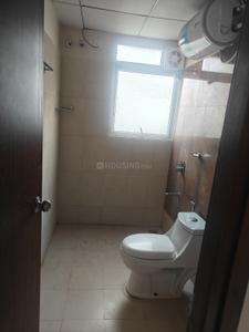 Bathroom Image of 1240 Sq.ft 2.5 BHK Apartment / Flat for rent in UKN The Belvedere Airport District, Navarathna Agrahara Bengaluru for Rs. 30000
