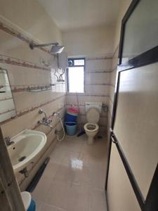 Bathroom Image of 1400 Sq.ft 3 BHK Apartment / Flat for rent in Vile Parle East Mumbai for Rs. 130000
