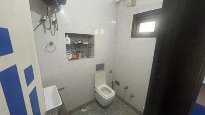 Image of 900 Sq.ft 2.5 BHK Builder Floor for rent in Pitampura, New Delhi for Rs. 35000