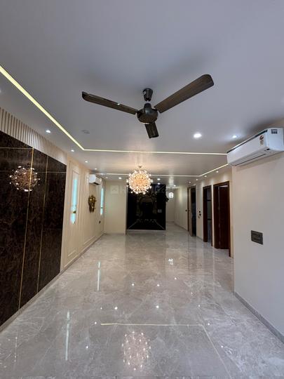 Sector 25, DLF Phase 2 Main Image 1