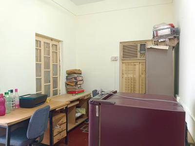 Bedroom Image of 1200 Sq.ft 2 BHK Builder Floor for sale in Kalighat Kolkata for Rs. 9000000