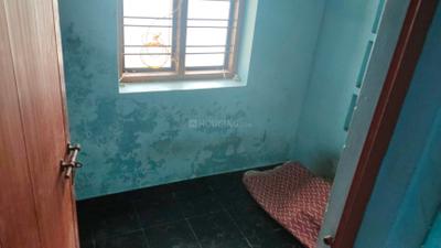 Bedroom Image of 300 Sq.ft 2 BHK Independent House for rent in Ayyanthole Thrissur for Rs. 2000