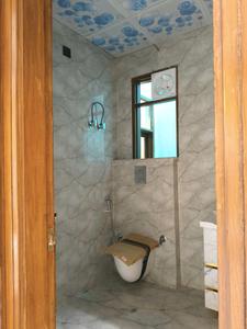 Common Bathroom Image of 1310 Sq.ft 3 BHK Builder Floor for sale in Vasundhara Ghaziabad for Rs. 14000000