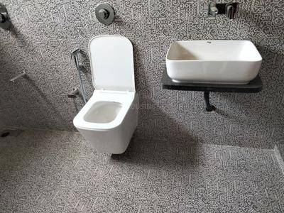 Bathroom Image of 2700 Sq.ft 5 BHK Independent House for sale in Jahangir Pura Surat for Rs. 14500000