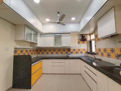 Kitchen Image of 670 Sq.ft 2 BHK Apartment / Flat for rent in Vile Parle East Mumbai for Rs. 85000