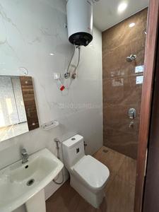 Bathroom Image of 2100 Sq.ft 3 BHK Builder Floor for rent in Sector 46 Gurgaon for Rs. 55000