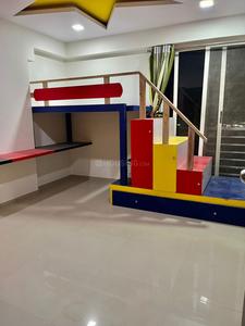Image of 3200 Sq.ft 4 BHK Apartment / Flat for rent in Sunpharma Road, Vadodara for Rs. 30000
