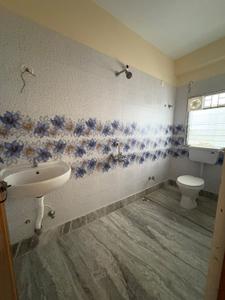Bathroom Image of 1400 Sq.ft 3 BHK Apartment / Flat for rent in Bankim Nagar Siliguri for Rs. 16000
