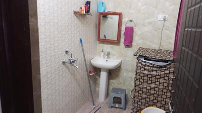 Bathroom Image of 1350 Sq.ft 3 BHK Apartment / Flat for sale in Pithuwala Kalan Dehradun for Rs. 6000000
