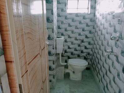 Bathroom Image of 1250 Sq.ft 3 BHK Builder Floor for rent in Belghoria Kolkata for Rs. 16000