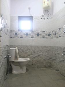 Common Bathroom Image of 900 Sq.ft 2 BHK Builder Floor for rent in Cox Town Bengaluru for Rs. 29000
