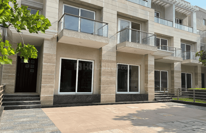 BPTP Astaire Garden Floors Main Image 1