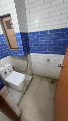 Bathroom Image of 300 Sq.ft 1 RK Apartment / Flat for rent in Chhattarpur New Delhi for Rs. 11000
