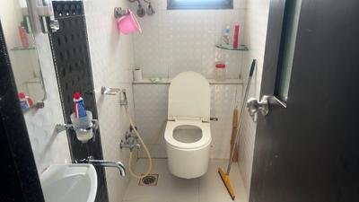 Image of 650 Sq.ft 2 BHK Apartment / Flat for rent in Radha Kunj, Malad East, Mumbai for Rs. 60000