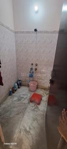 Bathroom Image of 700 Sq.ft 1 BHK Builder Floor for rent in Sector 11 Noida for Rs. 18000