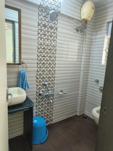 Bathroom Image of 550 Sq.ft 1 BHK Apartment / Flat for rent in Parel Mumbai for Rs. 50000