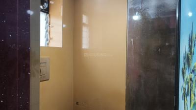 Bathroom Image of 650 Sq.ft 2 BHK Apartment / Flat for rent in Worli Mumbai for Rs. 70000