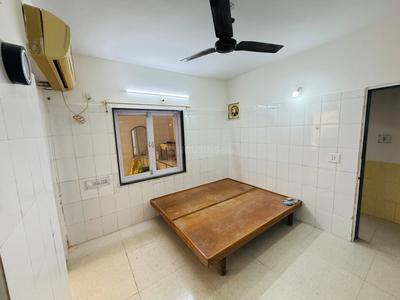 Image of 1250 Sq.ft 2 BHK Apartment / Flat for rent in Satellite, Ahmedabad for Rs. 20000