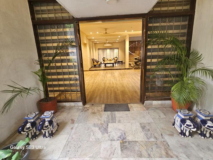 Sainik Farms Bedroom 1