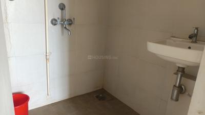 Bathroom Image of 645 Sq.ft 1 BHK Apartment / Flat for rent in Lodha Vista, Lower Parel Mumbai for Rs. 58000