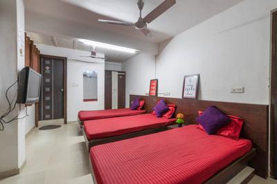 Bedroom Image of Kanu PG in Memnagar, Ahmedabad