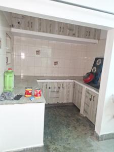 Kitchen Image of 1800 Sq.ft 1.5 BHK Builder Floor for rent in Indira Nagar Lucknow for Rs. 14000