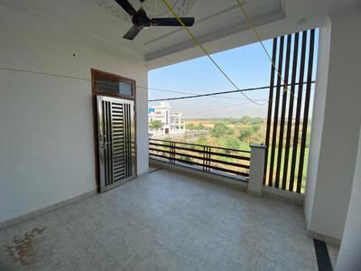 Balcony Image of 2500 Sq.ft 9 BHK Apartment / Flat for rent in Ahmamau Lucknow for Rs. 120000