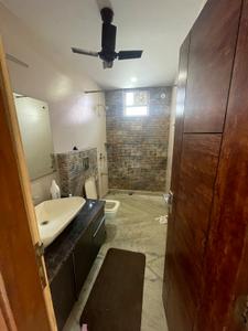 Bathroom Image of 720 Sq.ft 1 BHK Builder Floor for rent in Shalimar Bagh New Delhi for Rs. 30000