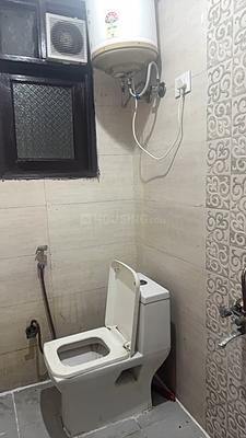 Bathroom Image of 420 Sq.ft 1 BHK Builder Floor for rent in Rajpur Khurd Village New Delhi for Rs. 25000