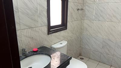 Bathroom Image of 1230 Sq.ft 2.5 BHK Builder Floor for sale in Wave Floors, Wave City Ghaziabad for Rs. 9500000