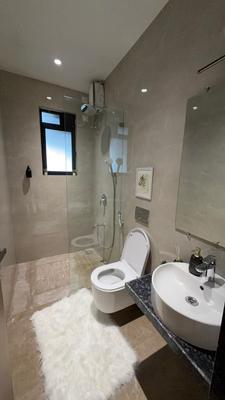 Image of 1750 Sq.ft 4 BHK Apartment / Flat for sale in Bandra West, Mumbai for Rs. 192500000