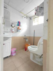 Bathroom Image of 1400 Sq.ft 2 BHK Builder Floor for rent in Koramangala Bengaluru for Rs. 55000