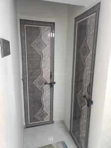 Bathroom Image of 635 Sq.ft 1 BHK Apartment / Flat for sale in Nanpura Surat for Rs. 1700000