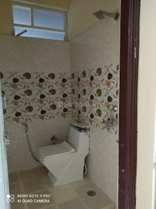 Bathroom Image of 2500 Sq.ft 3 BHK Apartment / Flat for rent in Nawab Saheb Kunta Hyderabad for Rs. 18000